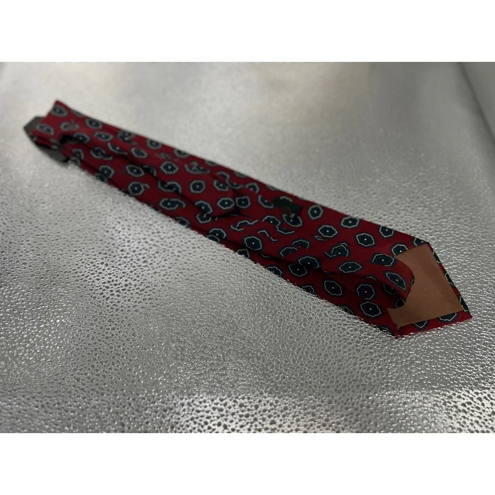 Bert Pulitzer Collectors Edition Red Medallion Geometric Silk Tie Made‎ in USA